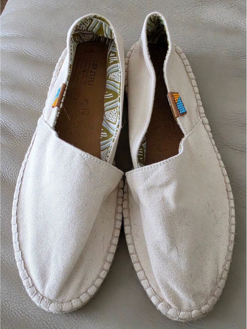 Ubuntu Handmade White Canvas Slip-On Shoes Size 10.5 NEW